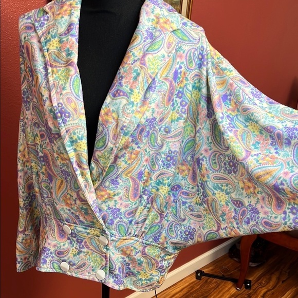 Rare Vintage 80's Blazer in a Vibrant Paisley Proint - Picture 3 of 8